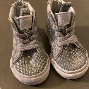 Silver baby vans size 4